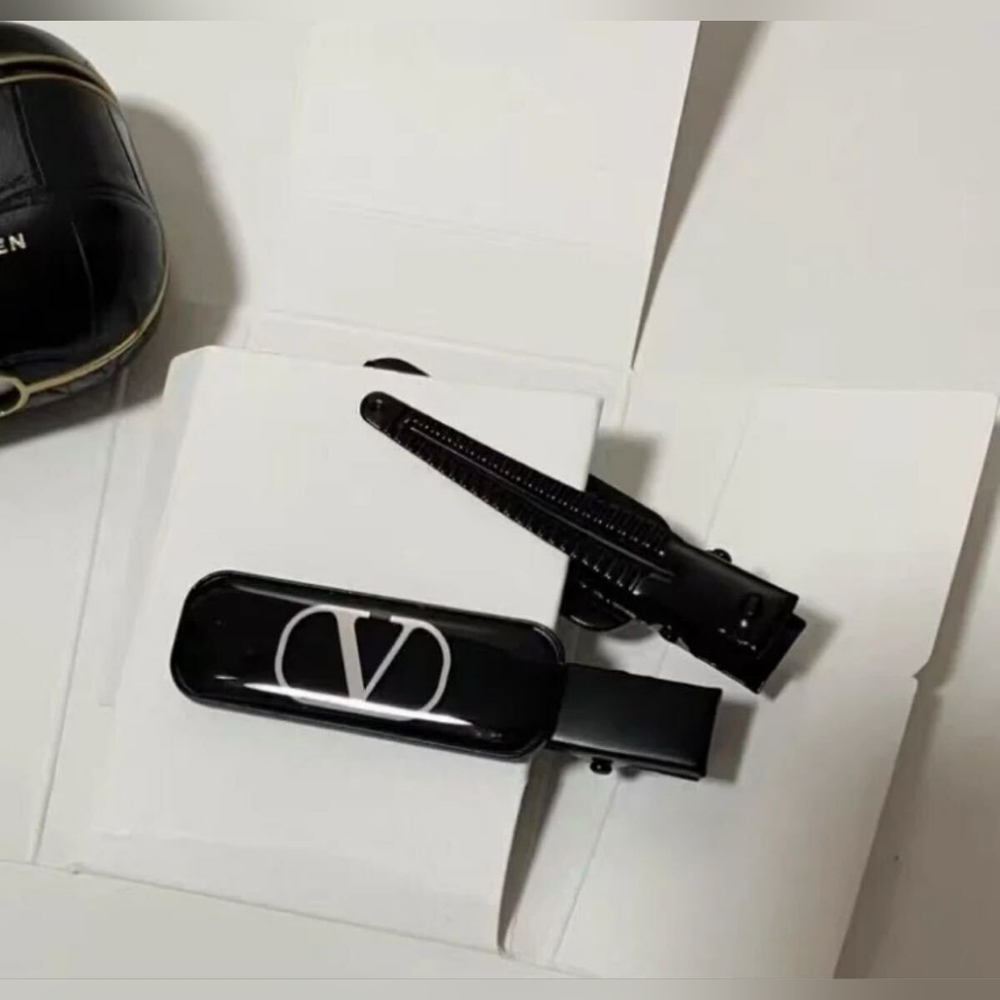 NEW 2pc Valentino Garavani Beauty Monogram Hair Clips! - Picture 3 of 5